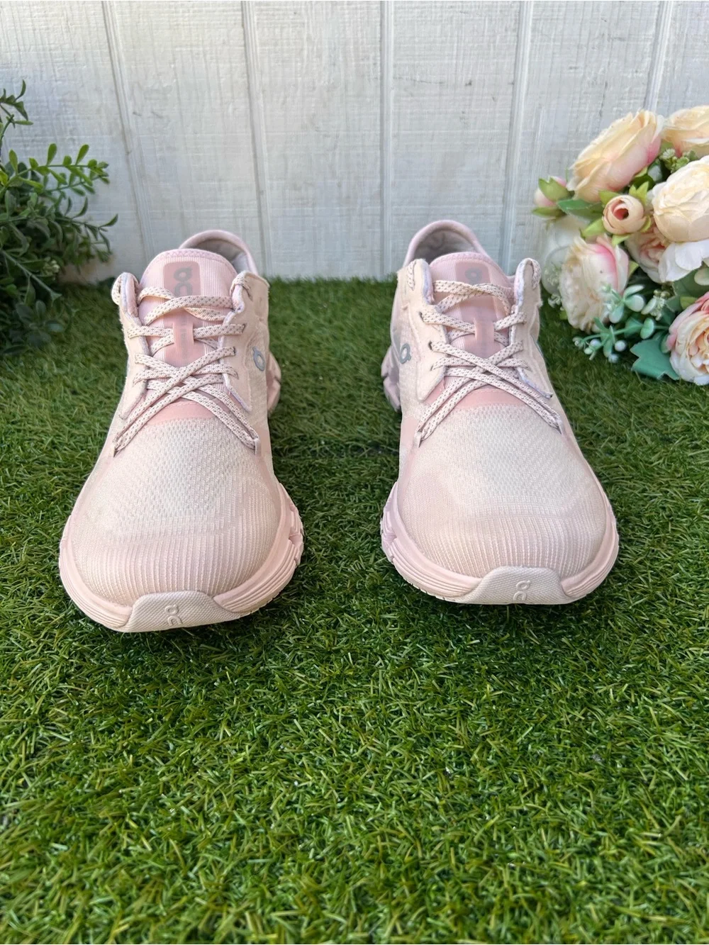 On Running Cloud X 4 AD Sneakers in Salt/ Lily women size 9 gently used